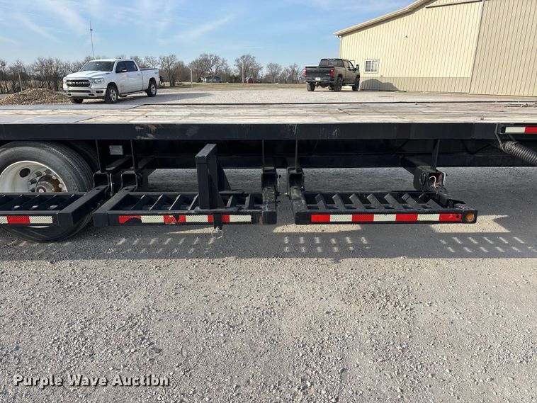 image for item EA4579 2013 B-B drop deck equipment trailer