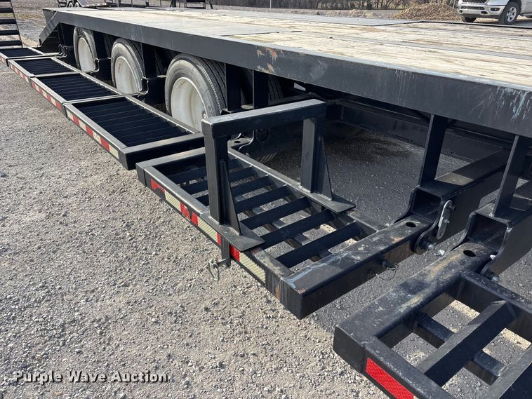 image for item EA4579 2013 B-B drop deck equipment trailer