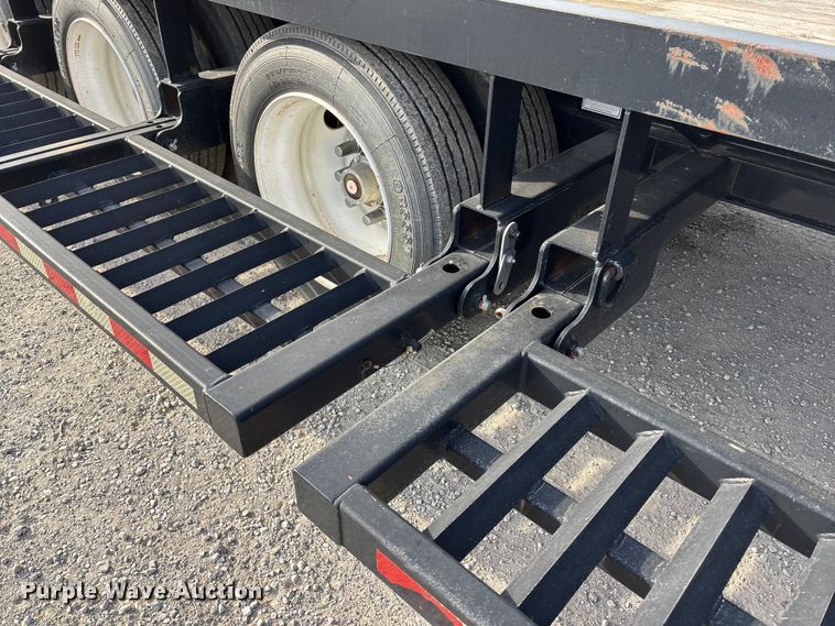 image for item EA4579 2013 B-B drop deck equipment trailer