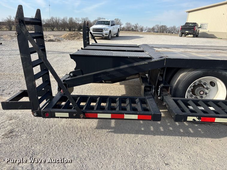 image for item EA4579 2013 B-B drop deck equipment trailer