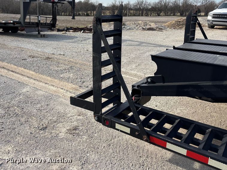 image for item EA4579 2013 B-B drop deck equipment trailer