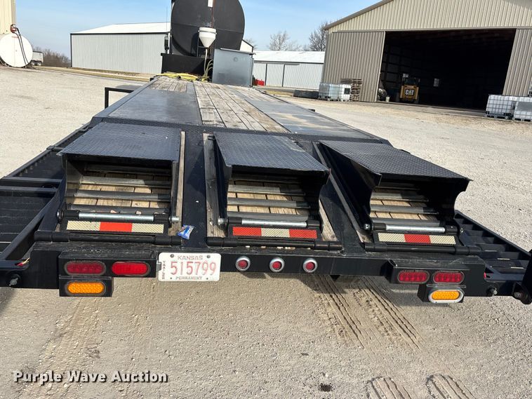 image for item EA4579 2013 B-B drop deck equipment trailer