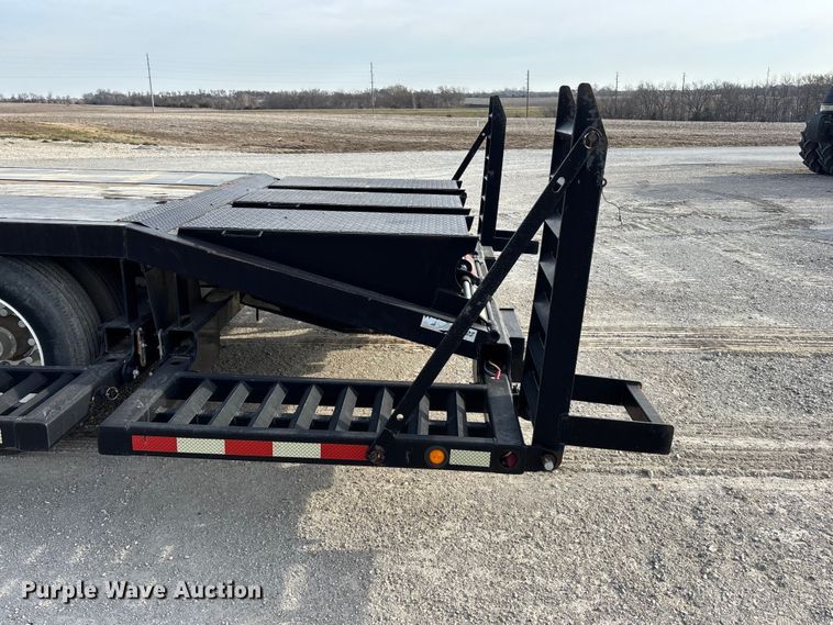 image for item EA4579 2013 B-B drop deck equipment trailer