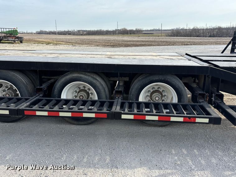 image for item EA4579 2013 B-B drop deck equipment trailer