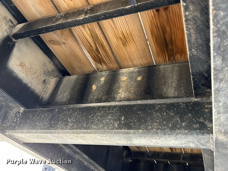 image for item EA4579 2013 B-B drop deck equipment trailer