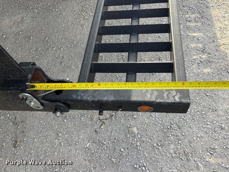 image for item EA4579 2013 B-B drop deck equipment trailer