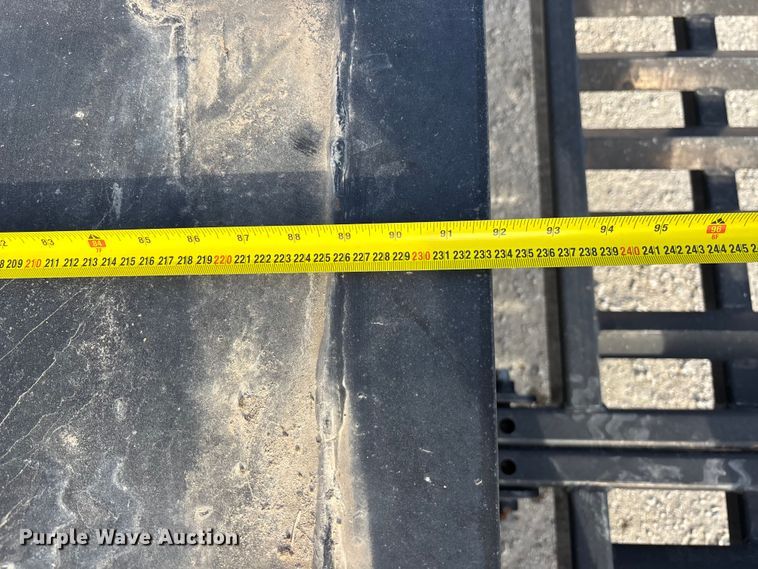 image for item EA4579 2013 B-B drop deck equipment trailer