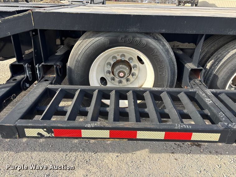 image for item EA4579 2013 B-B drop deck equipment trailer