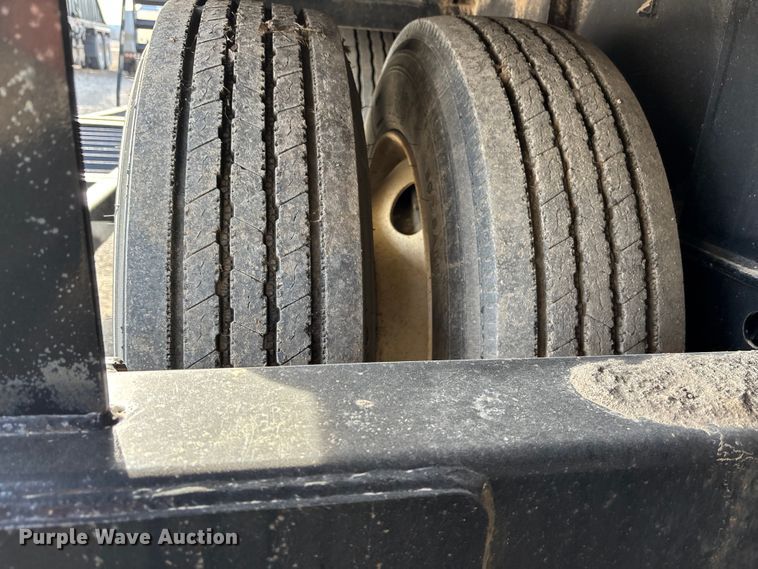 image for item EA4579 2013 B-B drop deck equipment trailer