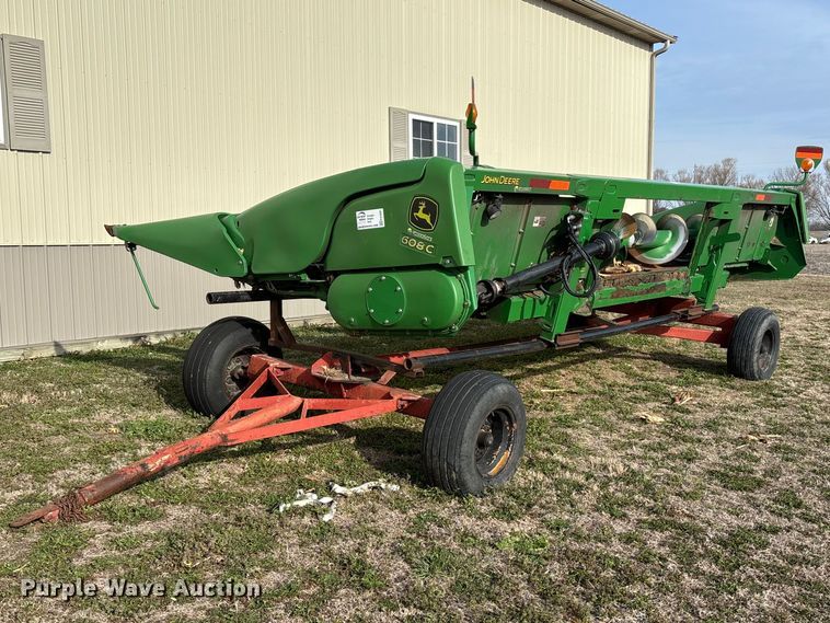 image for item EA4581 John Deere 608C corn head