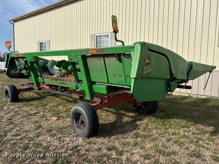 image for item EA4581 John Deere 608C corn head