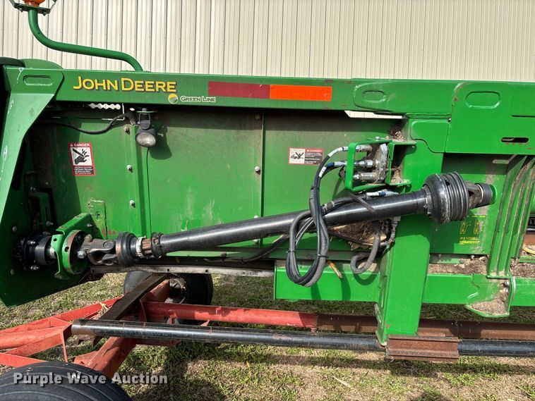 image for item EA4581 John Deere 608C corn head