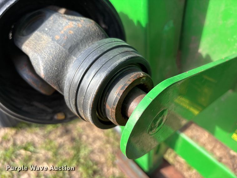 image for item EA4581 John Deere 608C corn head