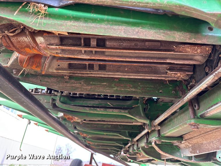 image for item EA4581 John Deere 608C corn head