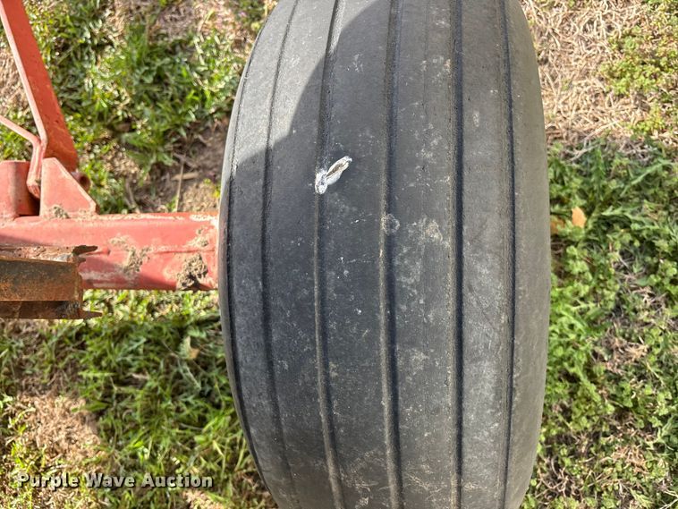 image for item EA4581 John Deere 608C corn head