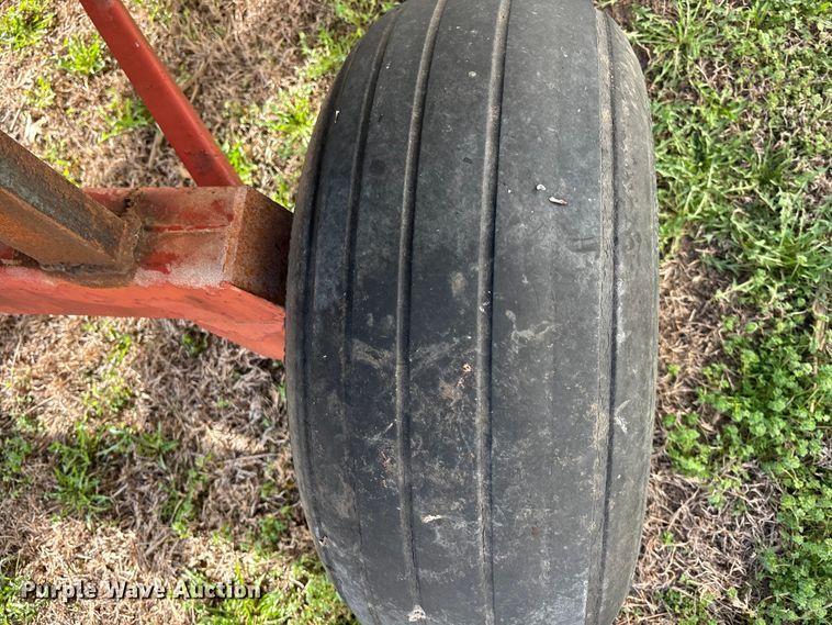 image for item EA4581 John Deere 608C corn head