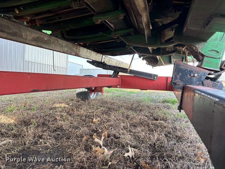 image for item EA4582 John Deere 608C corn head