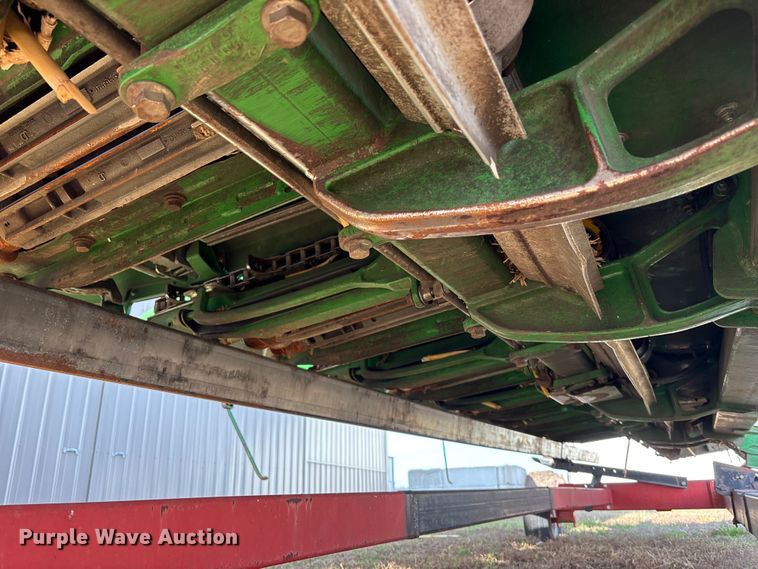 image for item EA4582 John Deere 608C corn head