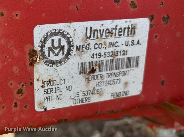 image for item EA4582 John Deere 608C corn head