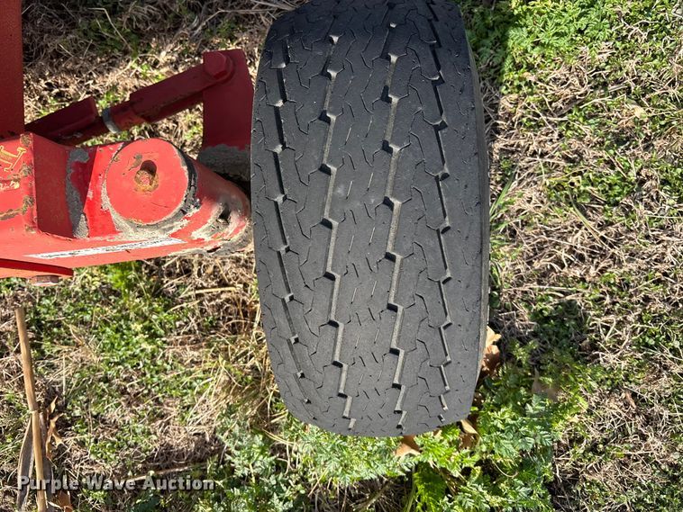 image for item EA4582 John Deere 608C corn head