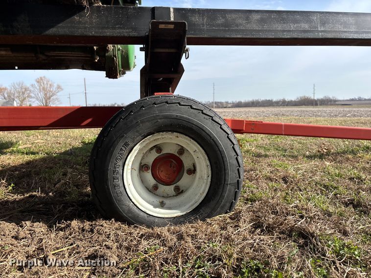 image for item EA4582 John Deere 608C corn head