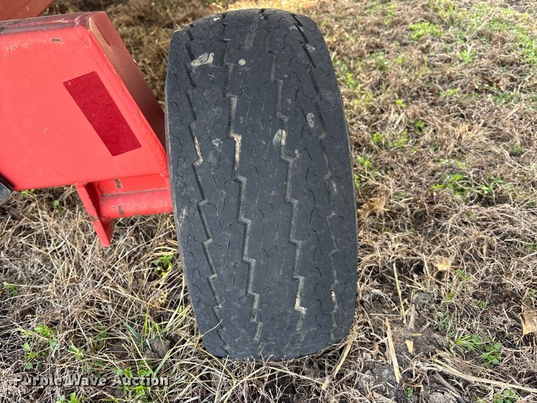 image for item EA4582 John Deere 608C corn head