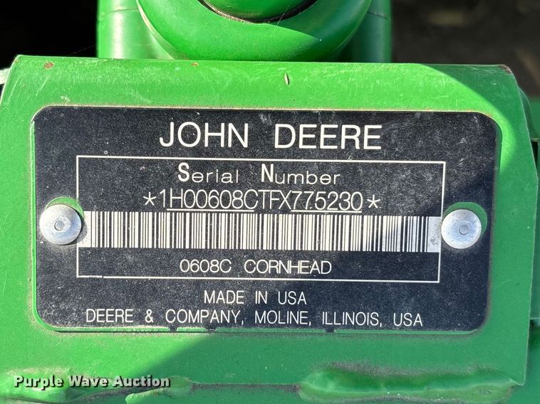 image for item EA4582 John Deere 608C corn head