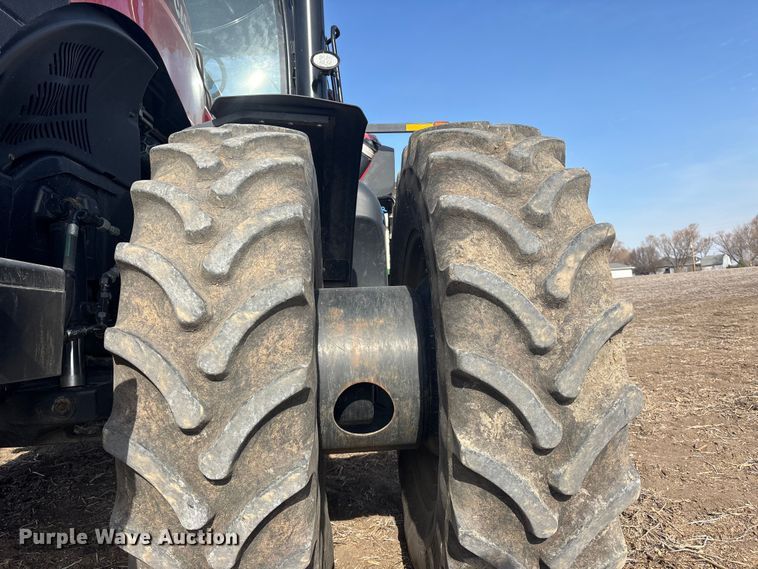 image for item EA4583 2019 Case 380 CVT Magnum MFWD tractor