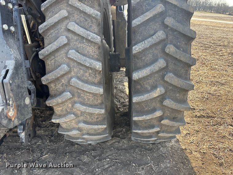 image for item EA4583 2019 Case 380 CVT Magnum MFWD tractor