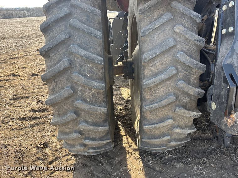 image for item EA4583 2019 Case 380 CVT Magnum MFWD tractor