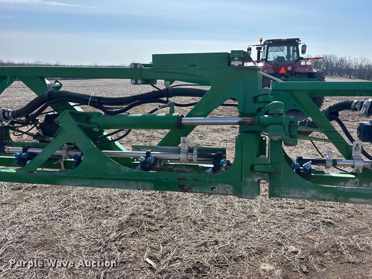 image for item EA4585 2013 John Deere R4038 sprayer