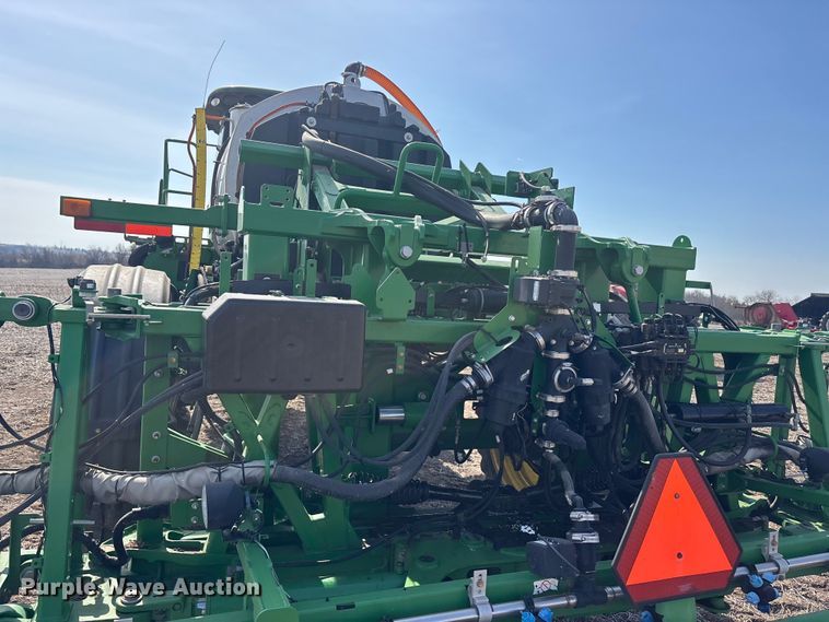 image for item EA4585 2013 John Deere R4038 sprayer