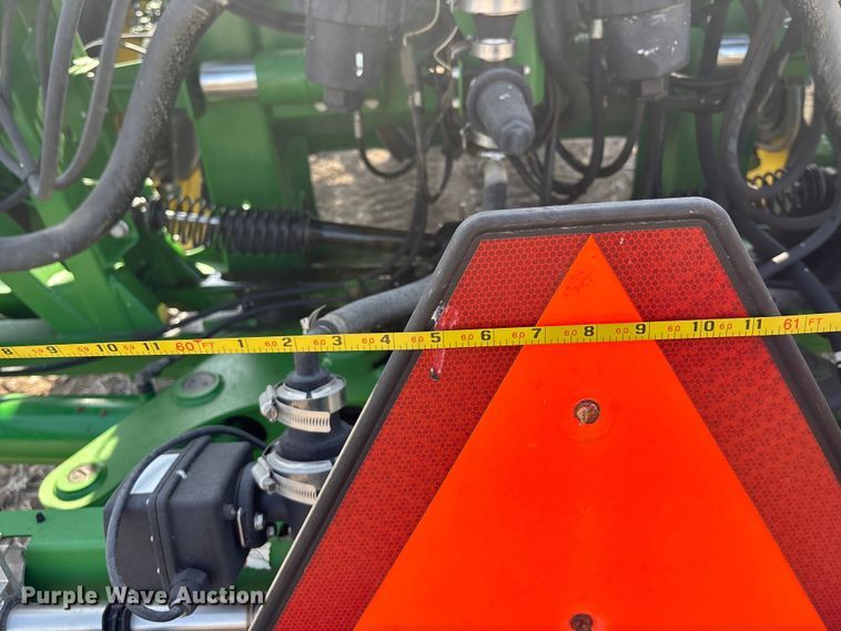 image for item EA4585 2013 John Deere R4038 sprayer