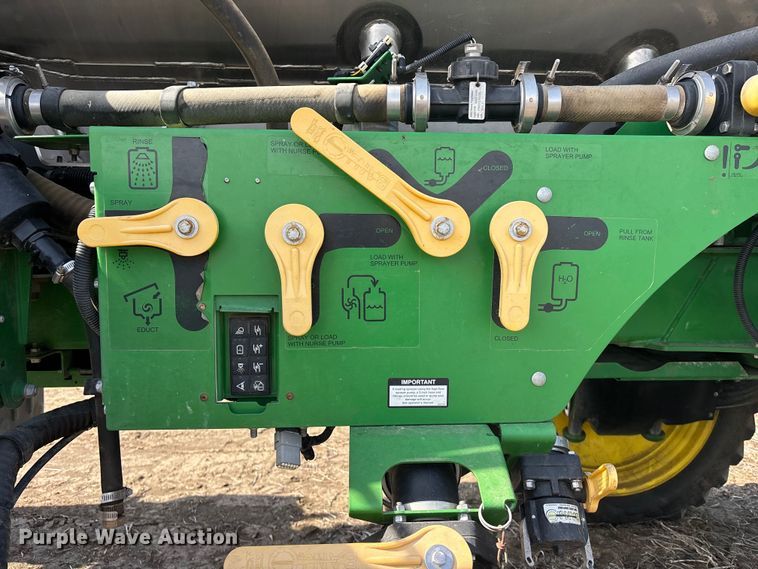image for item EA4585 2013 John Deere R4038 sprayer