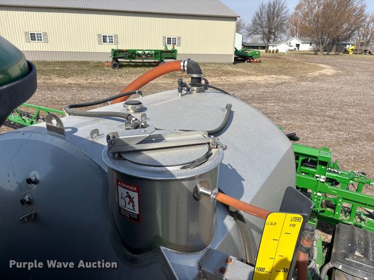 image for item EA4585 2013 John Deere R4038 sprayer