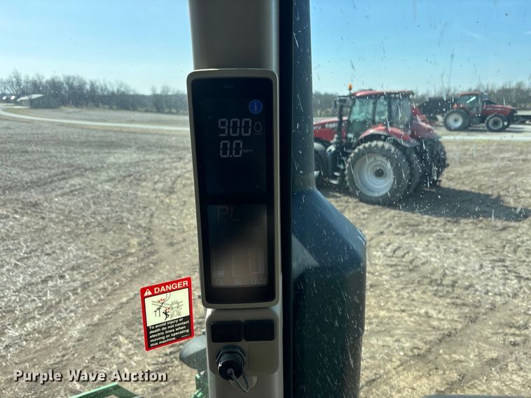 image for item EA4585 2013 John Deere R4038 sprayer