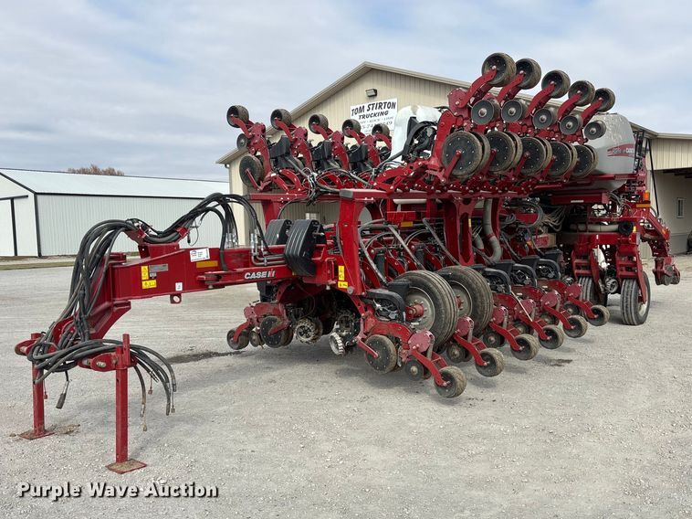 image for item EA4586 2022 Case IH 2150S planter
