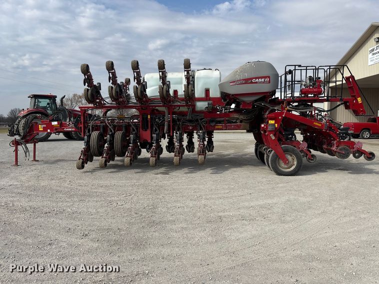 image for item EA4586 2022 Case IH 2150S planter