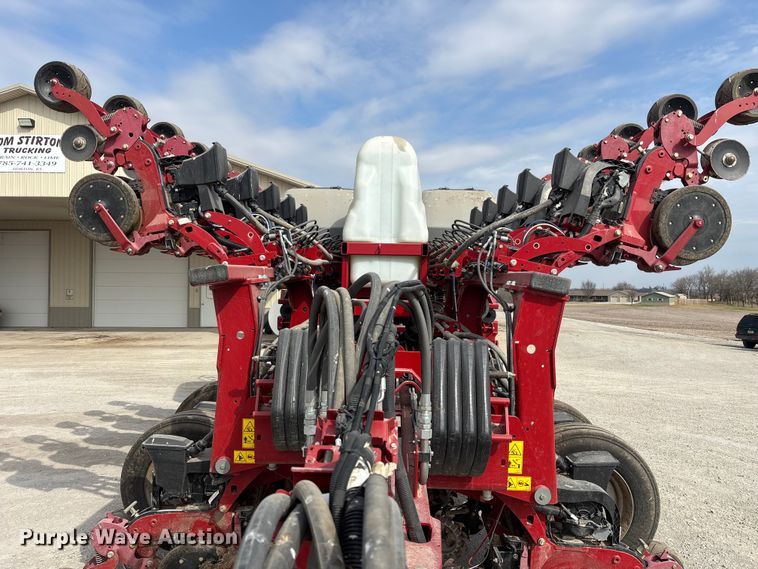 image for item EA4586 2022 Case IH 2150S planter