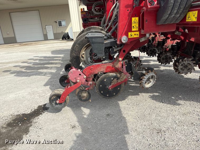 image for item EA4586 2022 Case IH 2150S planter