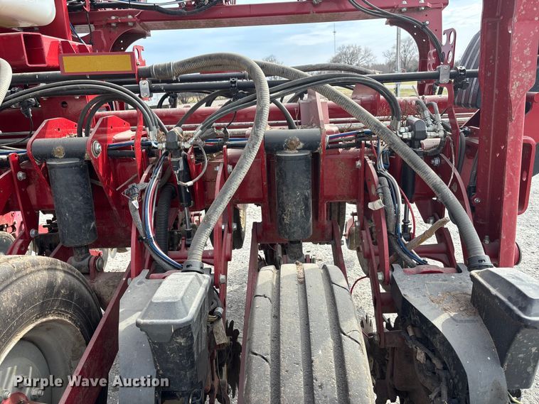 image for item EA4586 2022 Case IH 2150S planter