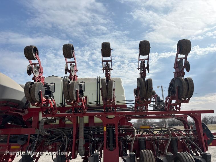 image for item EA4586 2022 Case IH 2150S planter