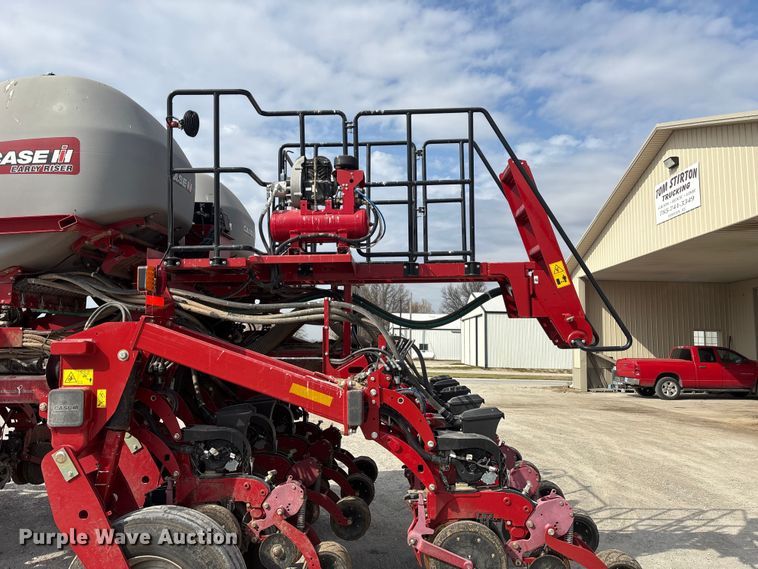 image for item EA4586 2022 Case IH 2150S planter