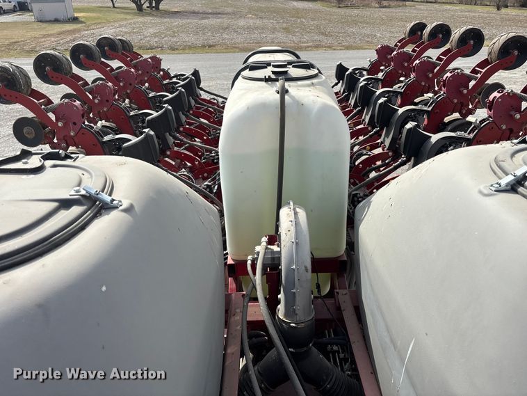 image for item EA4586 2022 Case IH 2150S planter