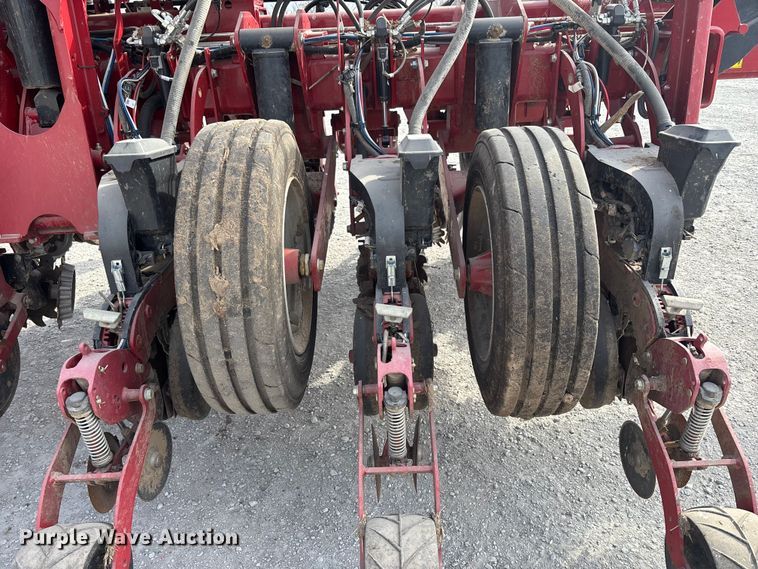 image for item EA4586 2022 Case IH 2150S planter