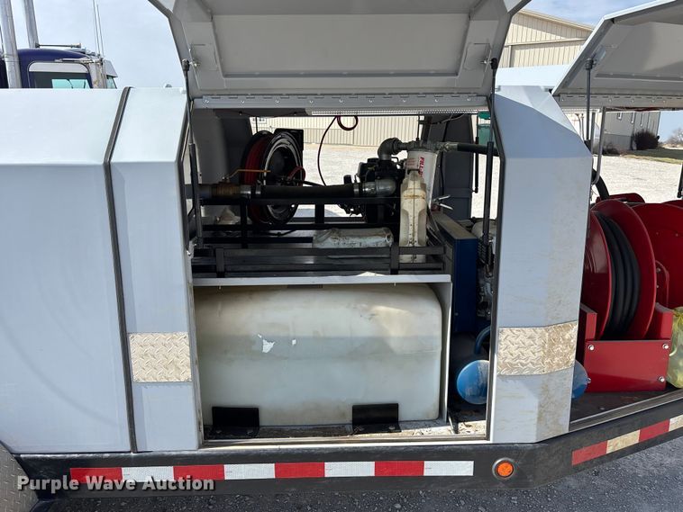 image for item EA4587 2022 Bestway Tanker fuel trailer