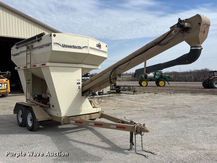 image for item EA4588 Unverferth Seed Runner 2750 seed tender