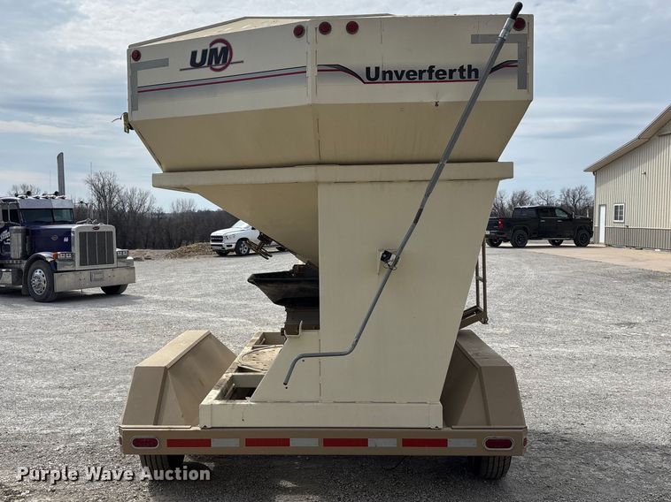 image for item EA4588 Unverferth Seed Runner 2750 seed tender