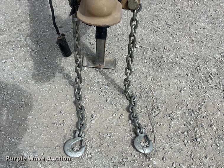 image for item EA4588 Unverferth Seed Runner 2750 seed tender