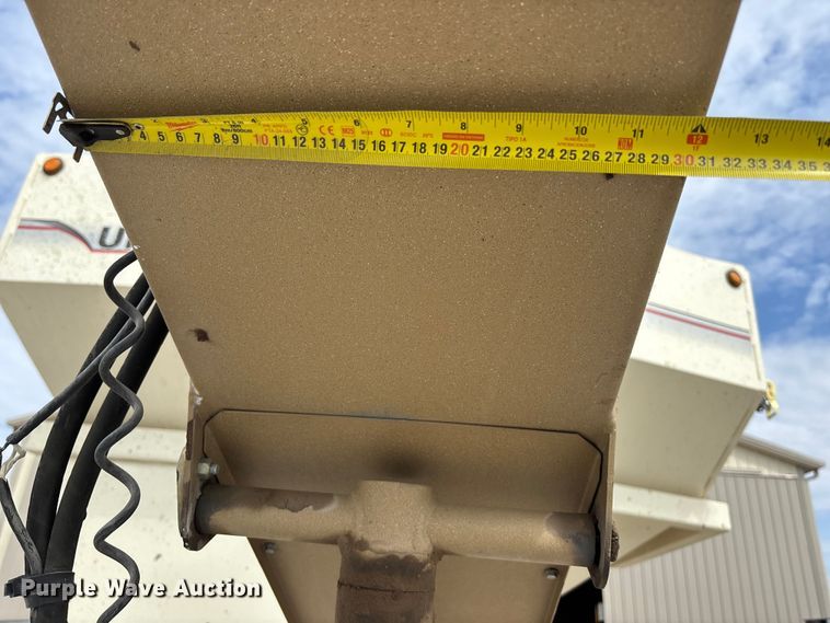 image for item EA4588 Unverferth Seed Runner 2750 seed tender